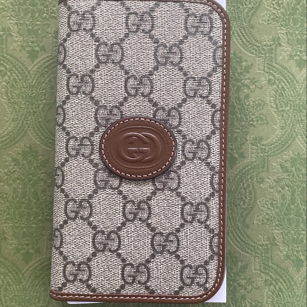 NWT GUCCI GG folio iPhone 15 Case wallet 760184